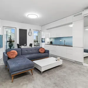https://nice-to-host-you-apartament-przy-stadionie-narodowym.warsawhotelspoland.com